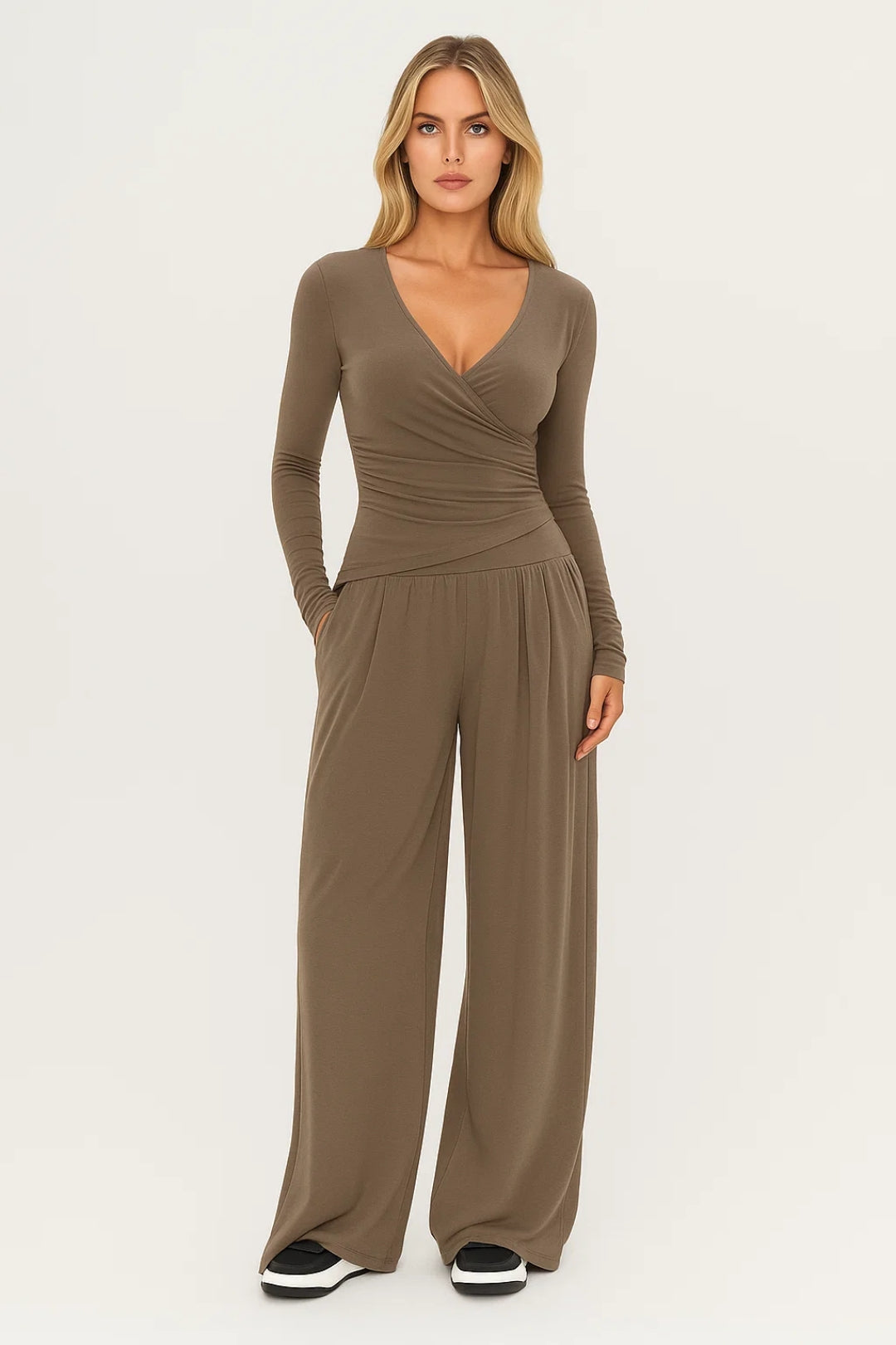 Zweiteiliges Set | Wickeloberteil mit weiter Hose | Elegante Schlichtheit