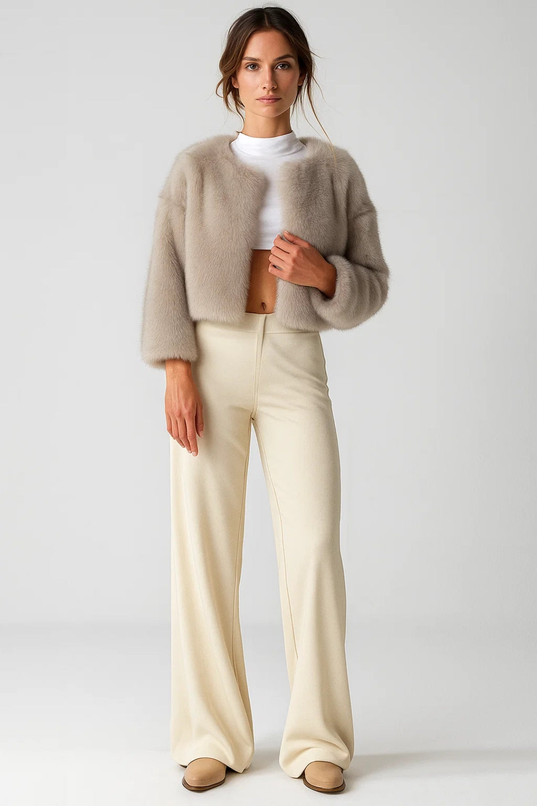 Herbstjacke aus Kunstfell | Weich und Stylisch | In Schwarz und Beige