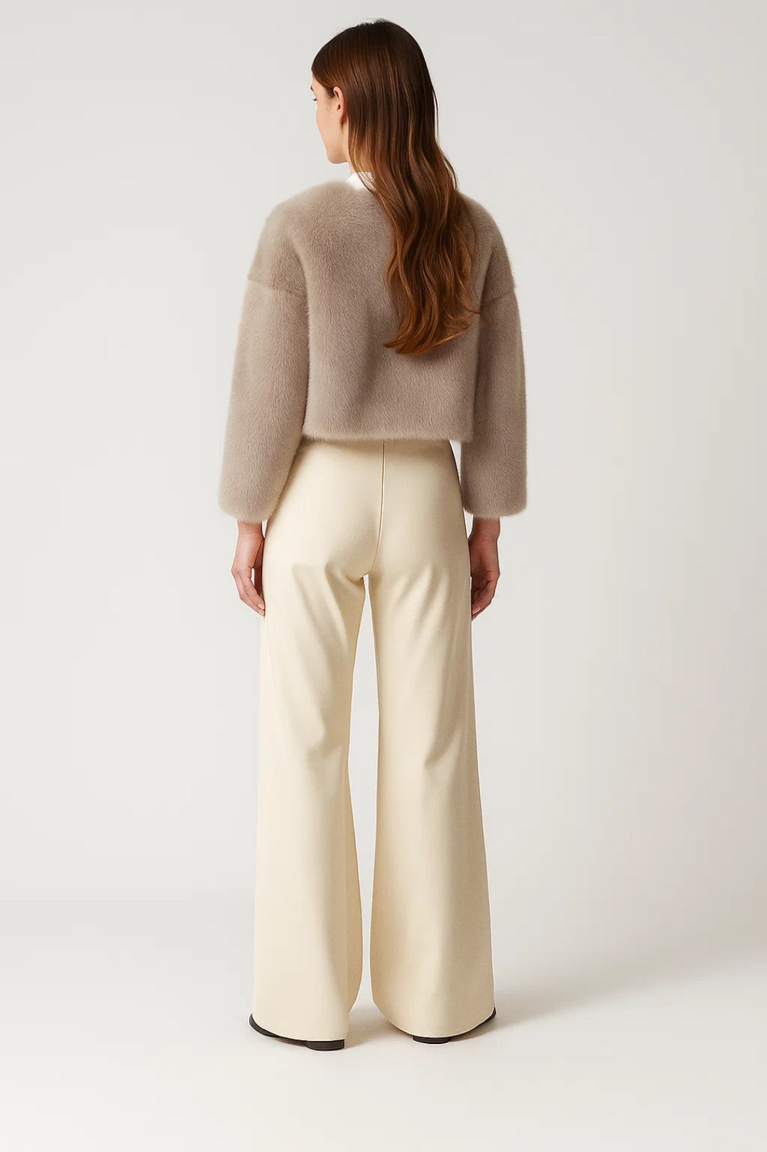 Herbstjacke aus Kunstfell | Weich und Stylisch | In Schwarz und Beige