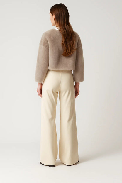 Herbstjacke aus Kunstfell | Weich und Stylisch | In Schwarz und Beige