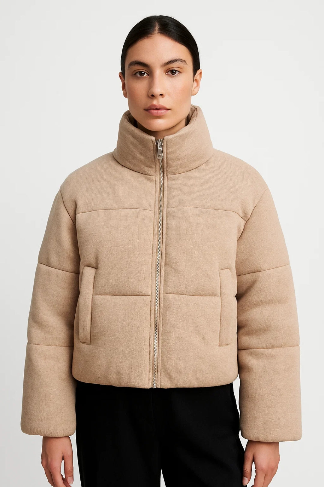 Kurze Damenjacke mit Stehkragen | Klare Linienführung | Bequem und Alltagstauglich