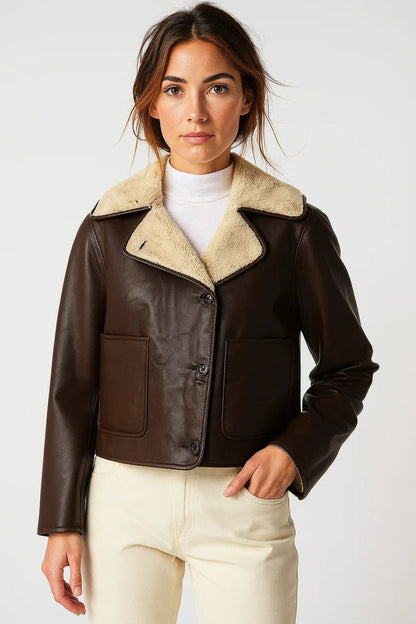 Kurze Jacke | Klassischer Schnitt mit Kragen | Zeitlose Eleganz