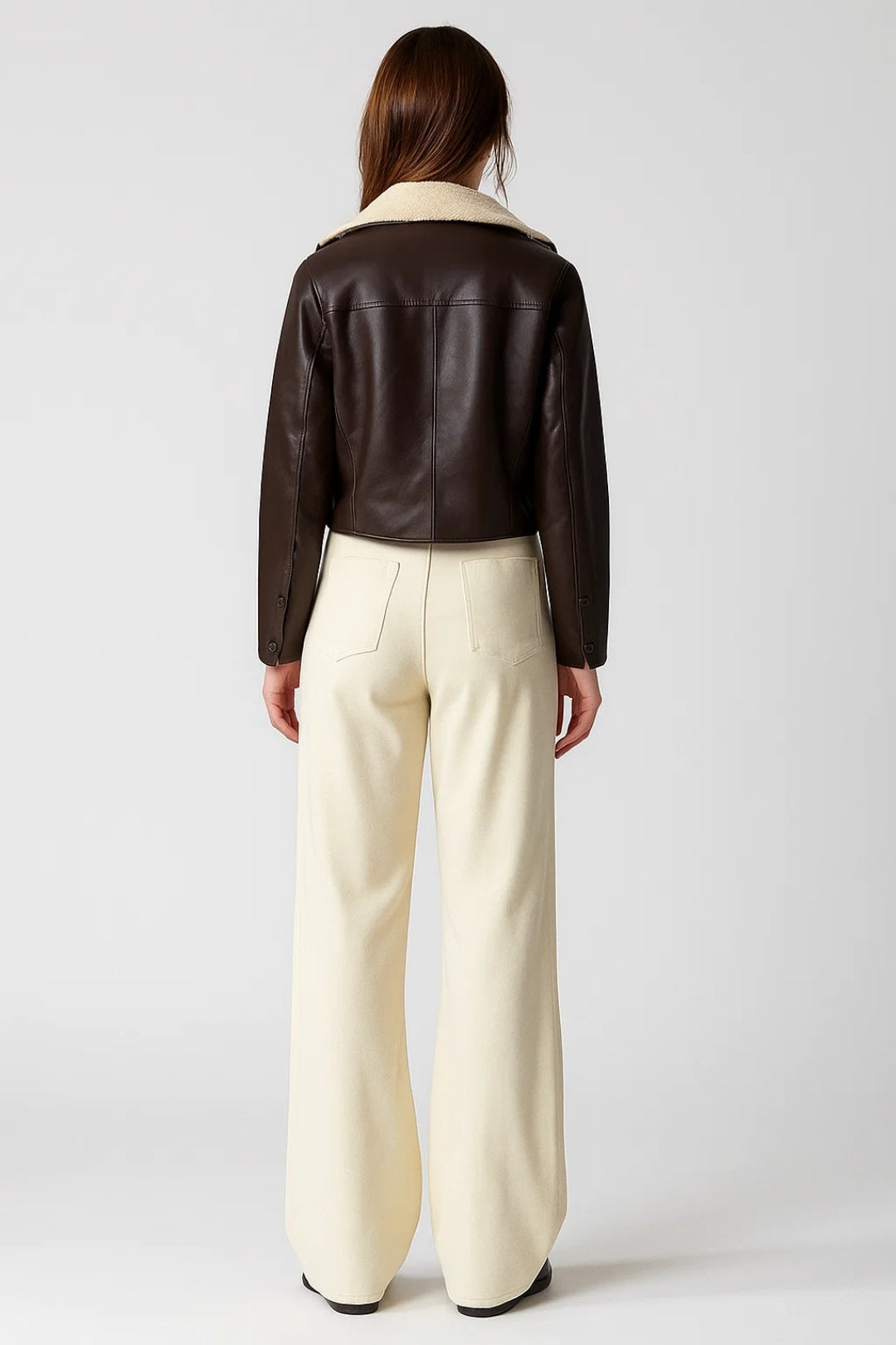 Kurze Jacke | Klassischer Schnitt mit Kragen | Zeitlose Eleganz