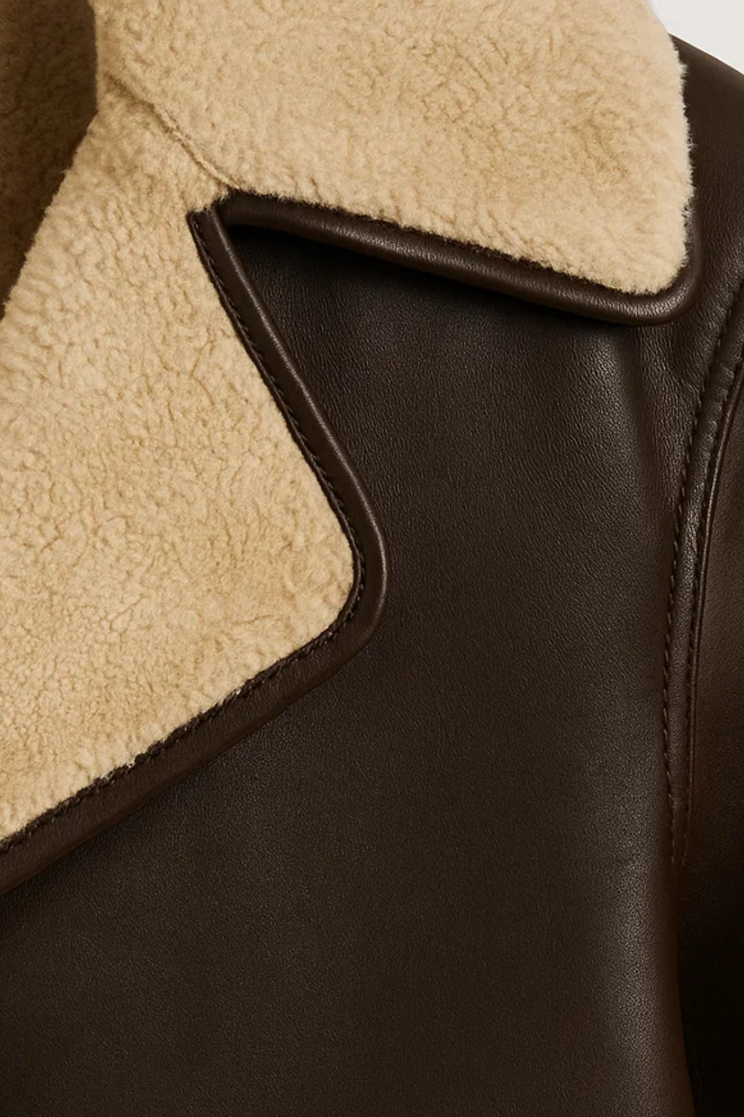 Kurze Jacke | Klassischer Schnitt mit Kragen | Zeitlose Eleganz