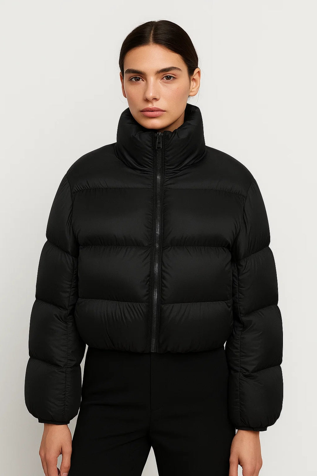 Kurze Damen Steppjacke mit Stehkragen | Minimalistisches Design | Wärmend und Vielseitig