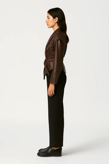 Kurze Jacke | Bindegürtel mit Zierdetails | Eleganter Schnitt