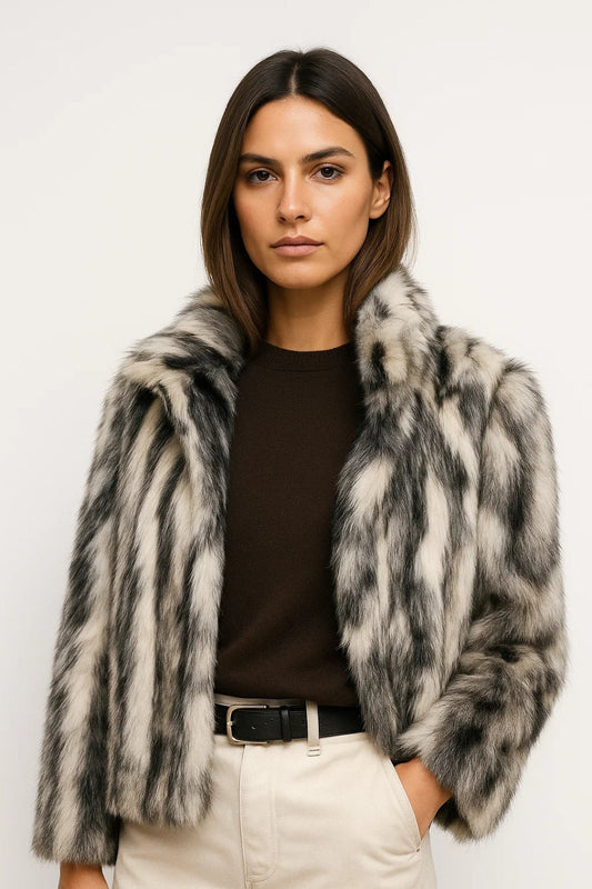 Kurzmantel Damen mit Kunstfelloptik | Strukturierter Schnitt | Aussergewöhnlich und Elegant