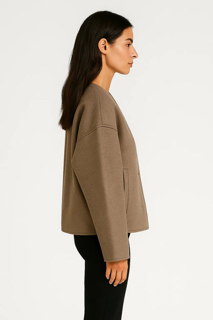 Kurzjacke mit V-Ausschnitt | Moderner Schnitt | Minimalistischer Stil