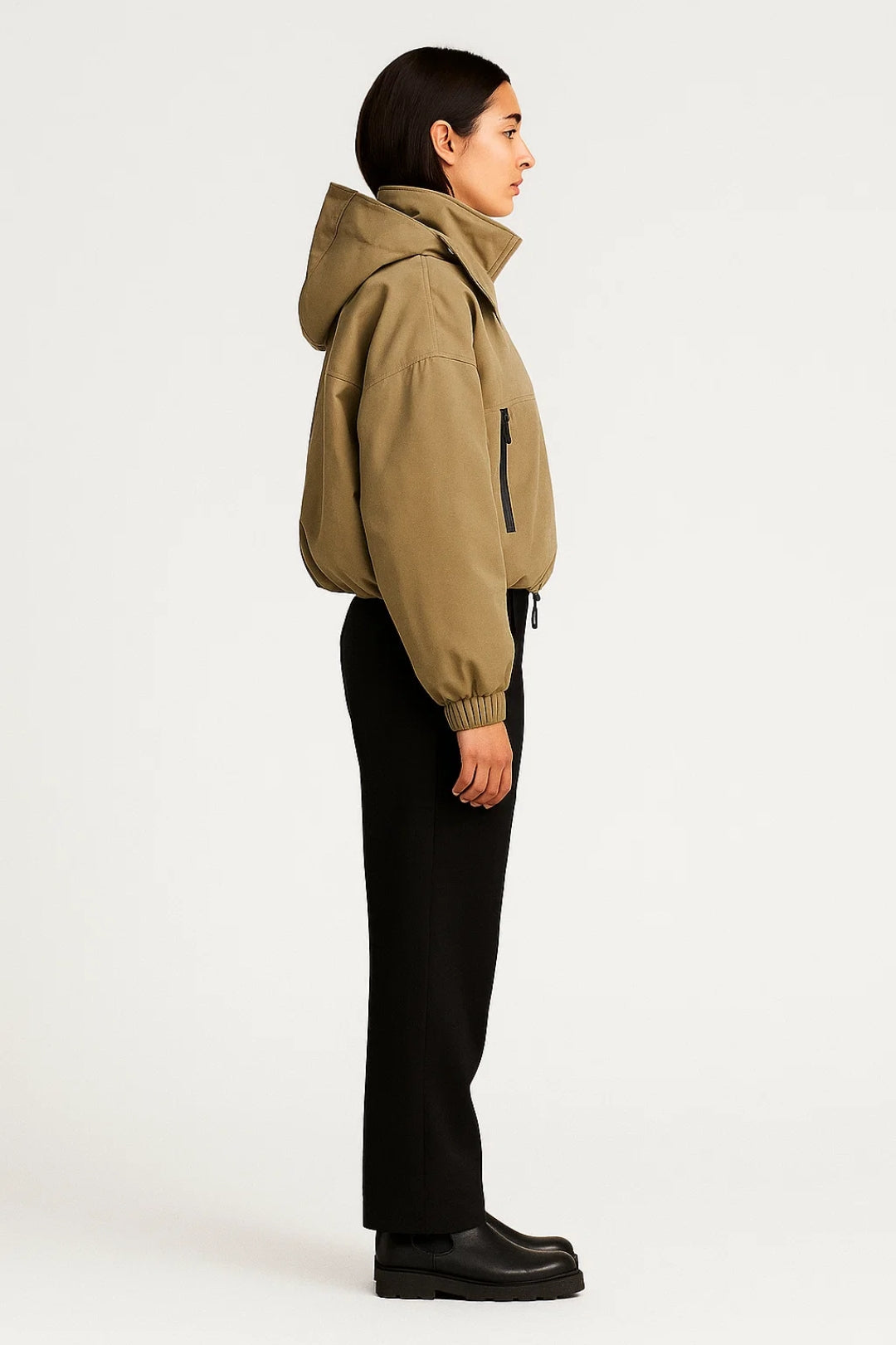 Kurze Damenjacke mit Kapuze | Technischer Stil mit Kordelzug | Funktional und Modern