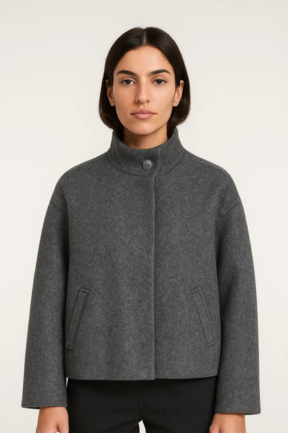 Kurze Damenjacke mit Stehkragen | Verdeckte Knopfleiste | Zeitlos und Elegant