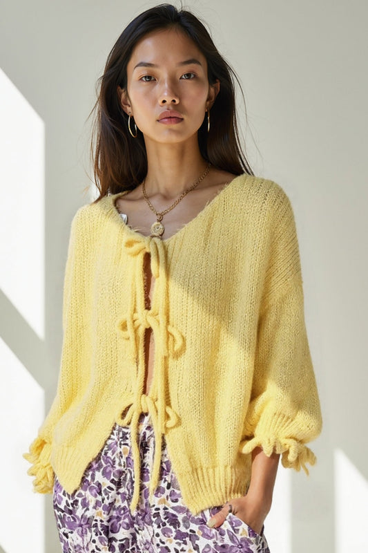 Strickjacke mit Schleifen | Weich & Verspielt | Ideal für den Übergang
