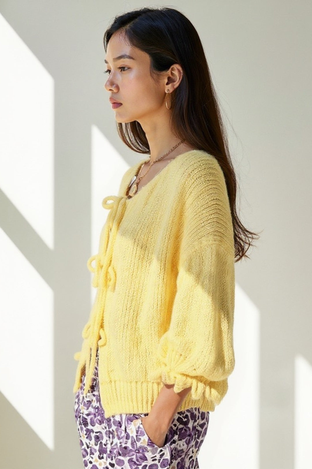 Strickjacke mit Schleifen | Weich & Verspielt | Ideal für den Übergang